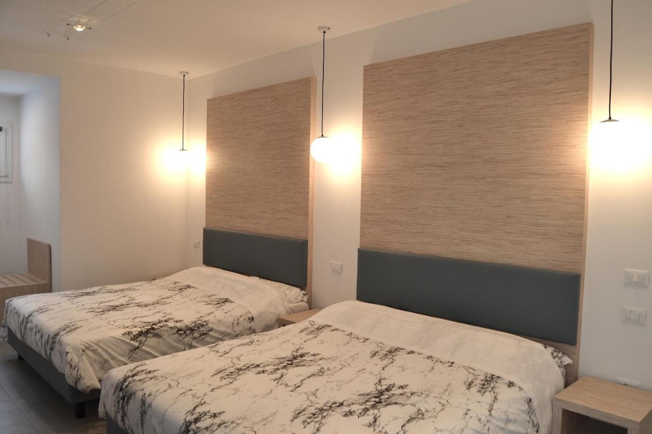 Iris Ar Holiday-Home Пескьера-дель-Гарда Экстерьер фото
