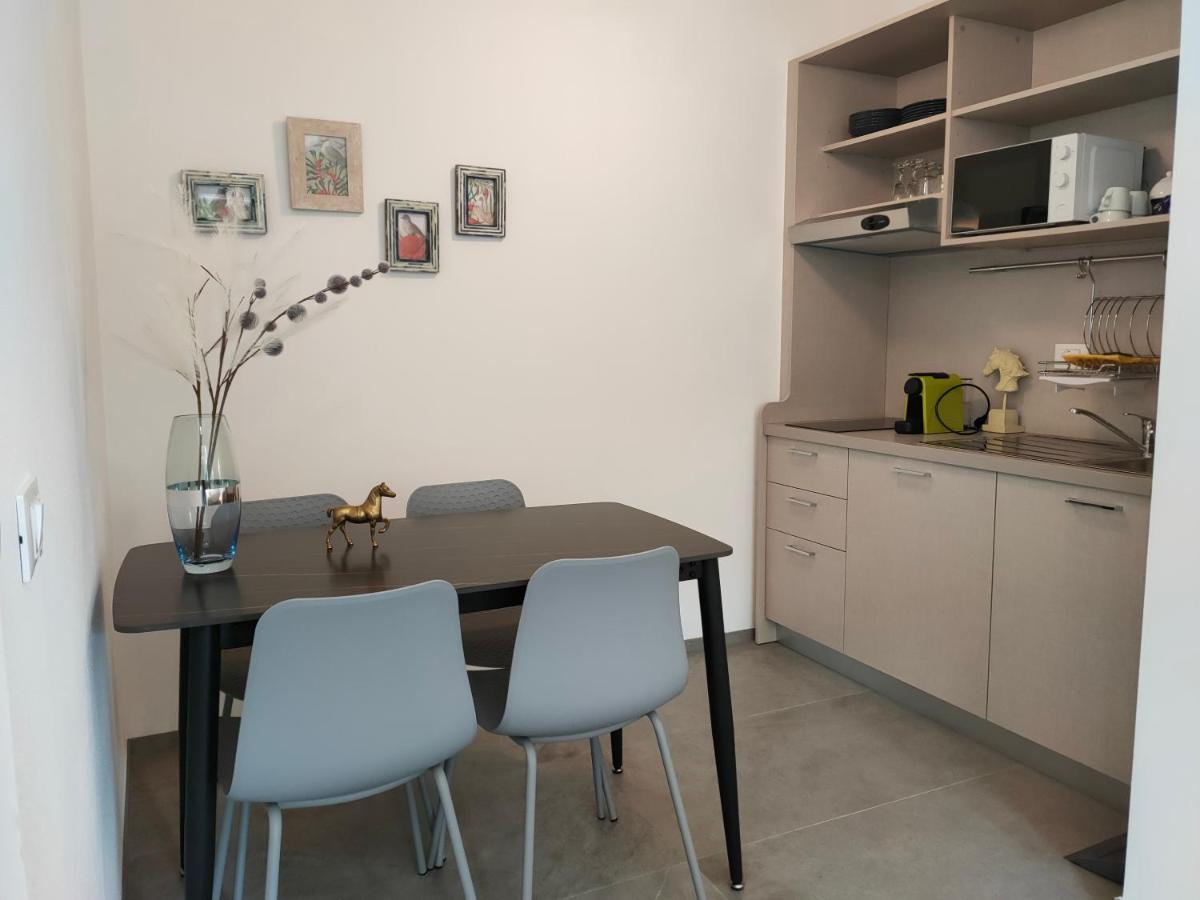 Iris Ar Holiday-Home Пескьера-дель-Гарда Экстерьер фото