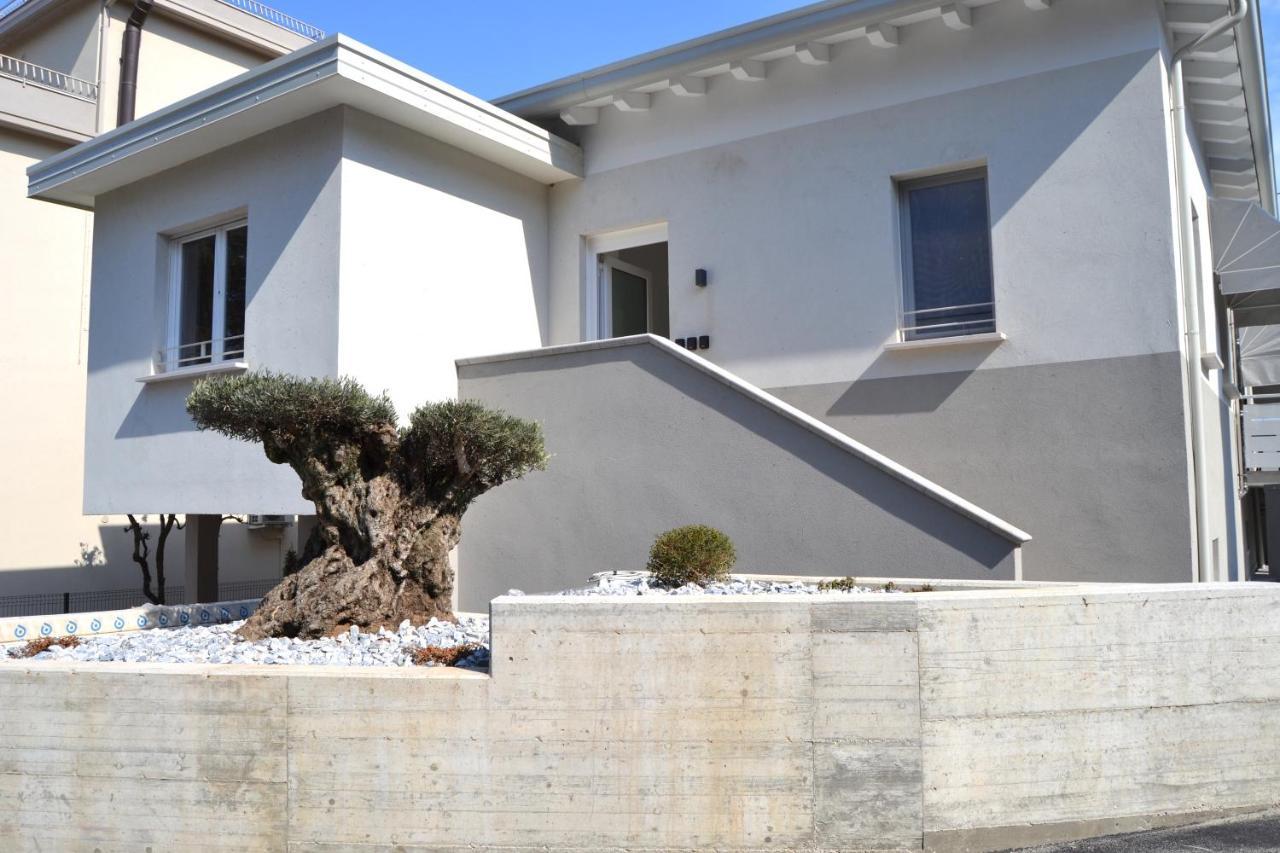 Iris Ar Holiday-Home Пескьера-дель-Гарда Экстерьер фото