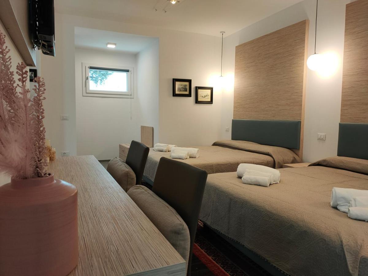 Iris Ar Holiday-Home Пескьера-дель-Гарда Экстерьер фото