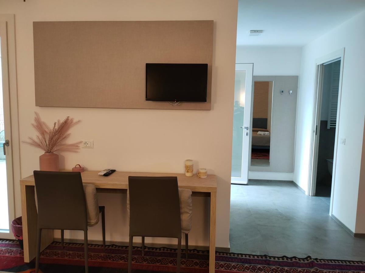 Iris Ar Holiday-Home Пескьера-дель-Гарда Экстерьер фото